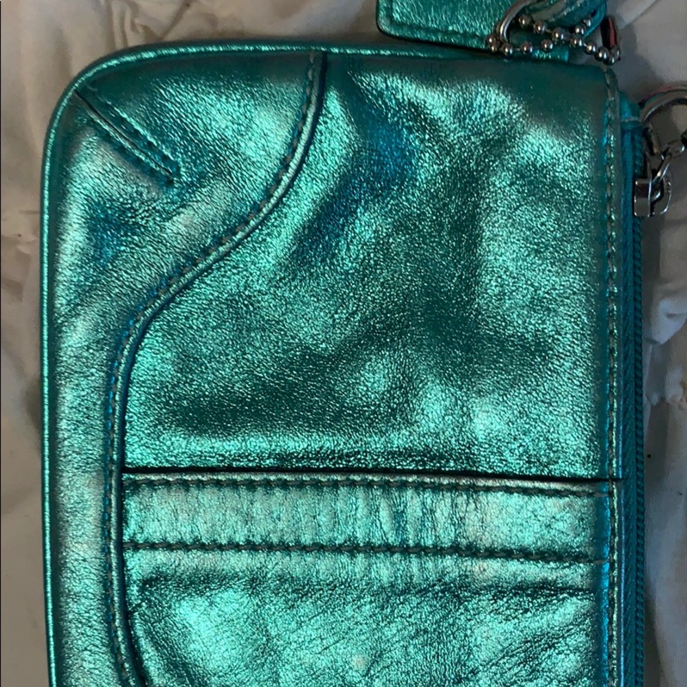 Coach wristlet - Picture 3 of 5